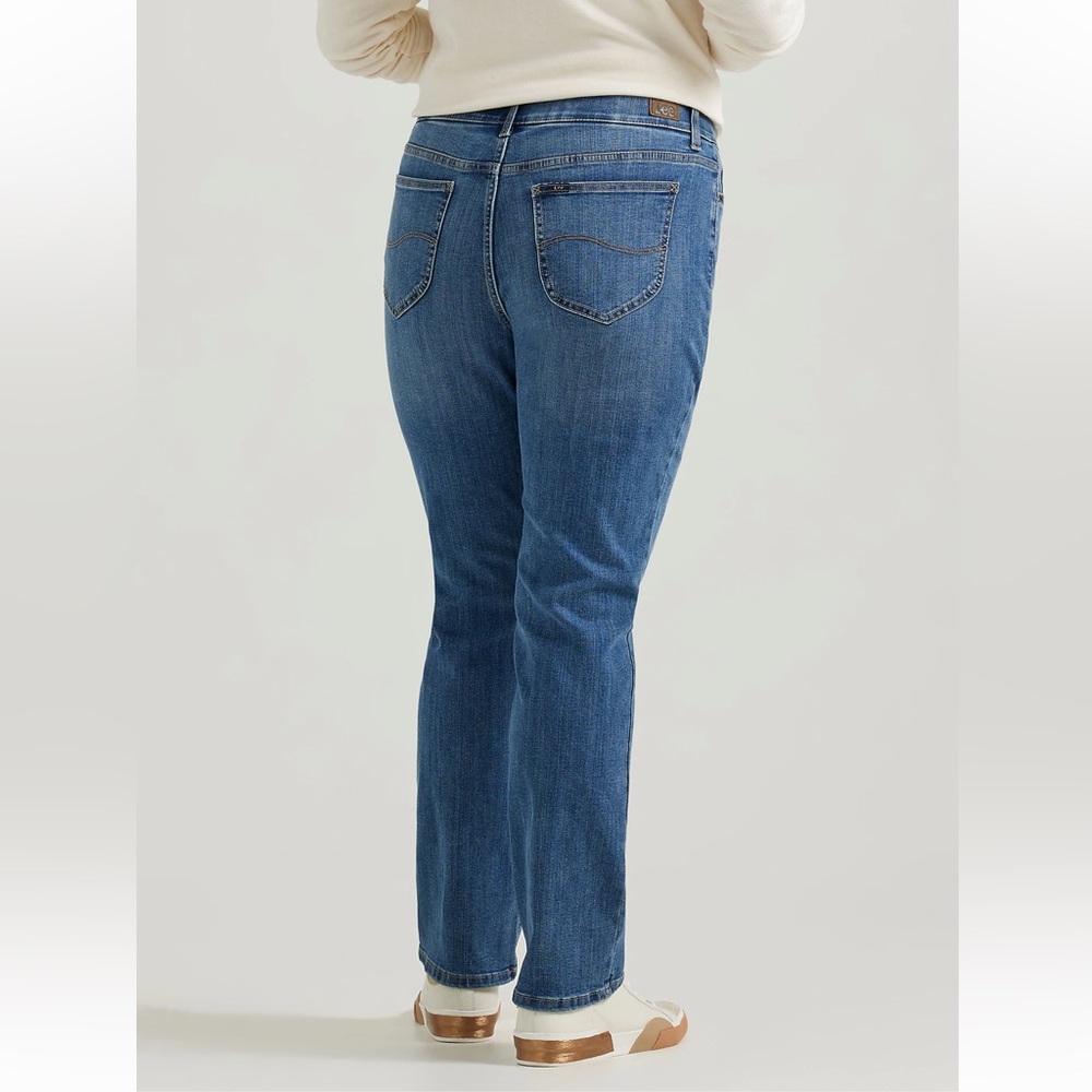NWT! Lee Plus Size Straight Leg Blue Jeans Women's 30W Flex Motion Regular Fit - Picture 4 of 11